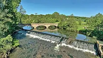 Le barrage et le pont sur l'Ognon.
