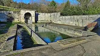 La fontaine-lavoir d'Avrigney.