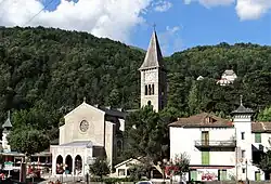 L'église Saint-Vincent et l'ancien hôtel de la Paix.