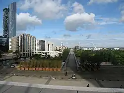 Vu vers l'ouest depuis l'Arche de la Défense, sur le futur prolongement (mai 2006).