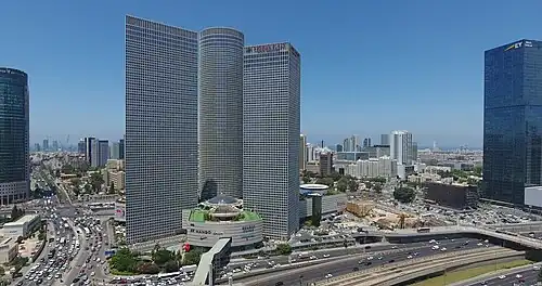 Les trois tours du centre Azrieli.