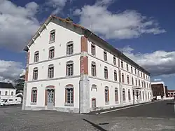 Bâtiment 103 devenu archives municipales.