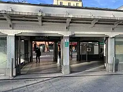 L'accès no&nbsp;2 « Boulevard Mortier ».