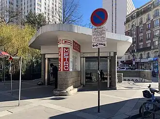 L'accès no&nbsp;2, « Rue de Crimée ».