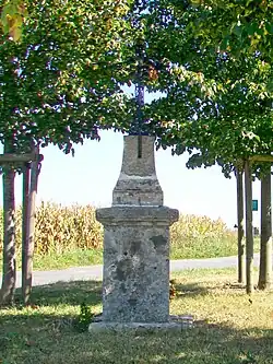 Croix Notre-Dame(RD 44).