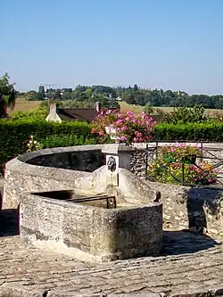 Fontaine-abreuvoir.