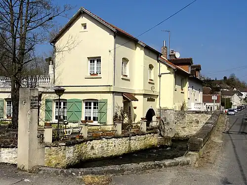 Ancien moulin sur l'Automne, rue de la Libération.