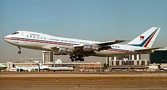 B-198, l'avion impliqué dans l'accident, à l'Aéroport international de Los Angeles en 1990, 1 an avant l'accident.