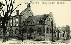 Bureau de mesurage des laines endommagé par la guerre.