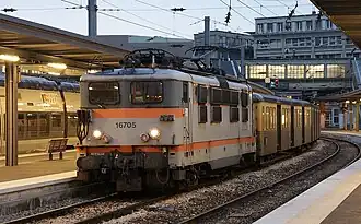 BB 16705, livrée béton(Amiens, 2009).