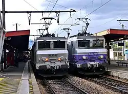 Rames Corail avec locomotives BB 22200.