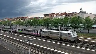 Un Intercités entrant en gare