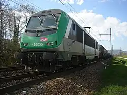 La BB 36055, en livrée verte.