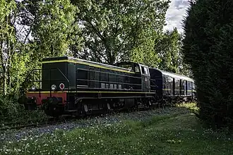 BB 64073 en queue de convoi du train restaurant Seudre Express.