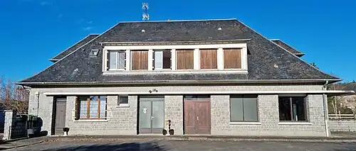 Ancien bâtiment voyageurs de Domfront, reconstruit.