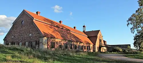 La grange du manoir de Backas (1927) le long d'Ylästöntie.