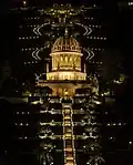 Le mausolée du Báb et les terrasses baha'ies de nuit