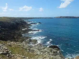 Vue de la baie de Calgrac'h avec l'île de Keller sur la droite.