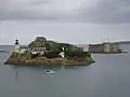 L'île Louët et le château du Taureau.