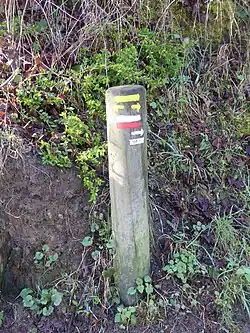 Balisage GR11 à Igny.