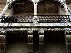 Balcon ancien à Tarse.