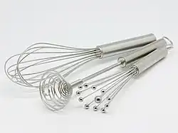 Fouets ballon, spirale et à boules.