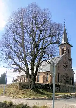 L'église Saint-Grégoire de Launois, côté est.