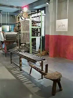 Banc à peler les melons et pastèques