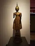 Bouddha arrêtant les flots de style Rattanakosin vu de face (dépôt du Wat Wiset Kan, Bangkok depuis 1959), 1891-1892