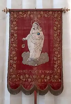 Bannière, « don des gens de Saint-Viaud ».