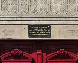 Plaque commémorative du passage de Georges Bernanos.