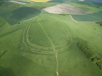 Barbury Castle, une colline fortifiée réutilisée au VIe&nbsp;siècle, dans le Wiltshire.