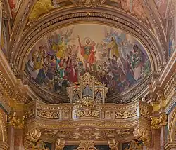 Balcon, orgue et fresques à la basilique. Aout 2021.