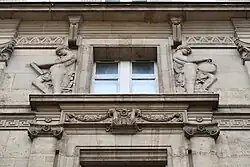 Bas-relief, boulevard Saint-Michel.