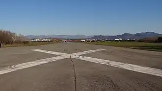 Ancienne piste de l'aéroport mixte de Fréjus en 2014