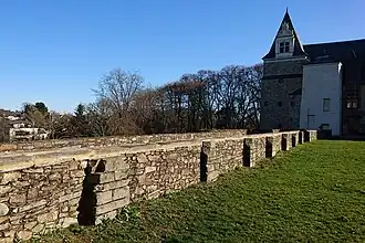Base de l'ancienne galerie nord.