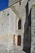 Base du clocher de l'église Notre-Dame-Saint-Jean.