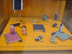 Accessoires de luxe pour fumeurs.