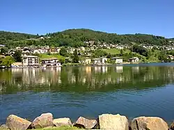 Baselga di Piné et le lac de Serraia.