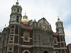 Basilique Notre-Dame de Guadalupe au Mexique (l'ancienne basilique).