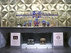 Reliques de saint Pie&nbsp;X et de saint Jean-Paul&nbsp;II conservées dans la chapelle ‘Pax Christi’.