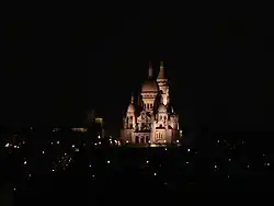 Basilique du Sacré-Cœur de nuit.