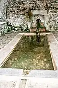 Intérieur du lavoir de la Margelle.