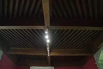 Plafond à la fougère.