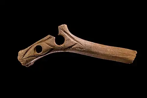 Bâton percé, La Madeleine (Dordogne)- Muséum de Toulouse,coll. Édouard Lartet