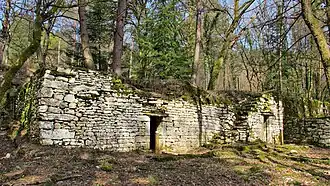 Abris de carriers en pierres sèches.