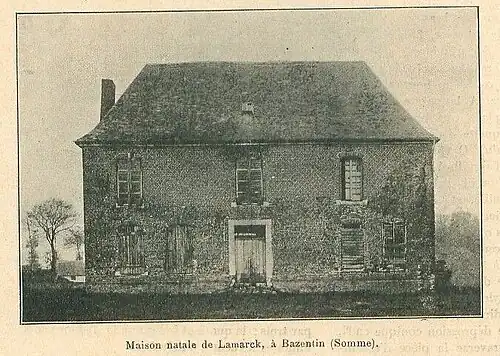 La maison natale de J.B. Lamarck vers 1900. Elle était située à l'endroit où sa statue a été edifiée. Elle a été detruite en 1916 lors de la bataille de la Somme.