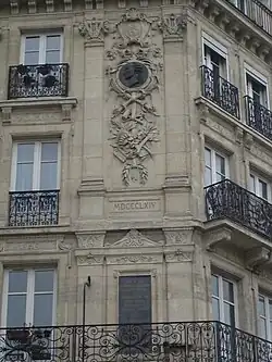 Vue d'ensemble de l'hommage à Sedaine.