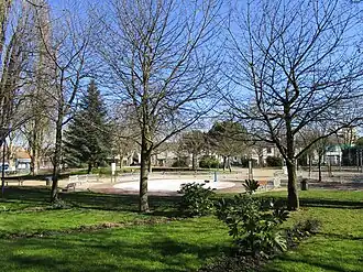 La place centrale Beaujardin.