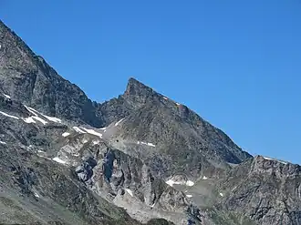 La Becca motta depuis la moraine latérale du glacier de l'Épéna à l'est.